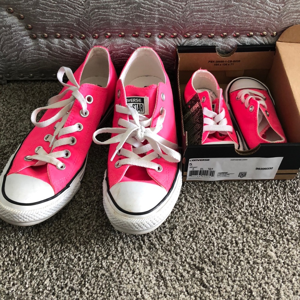 Adult pink converse! Practically new!